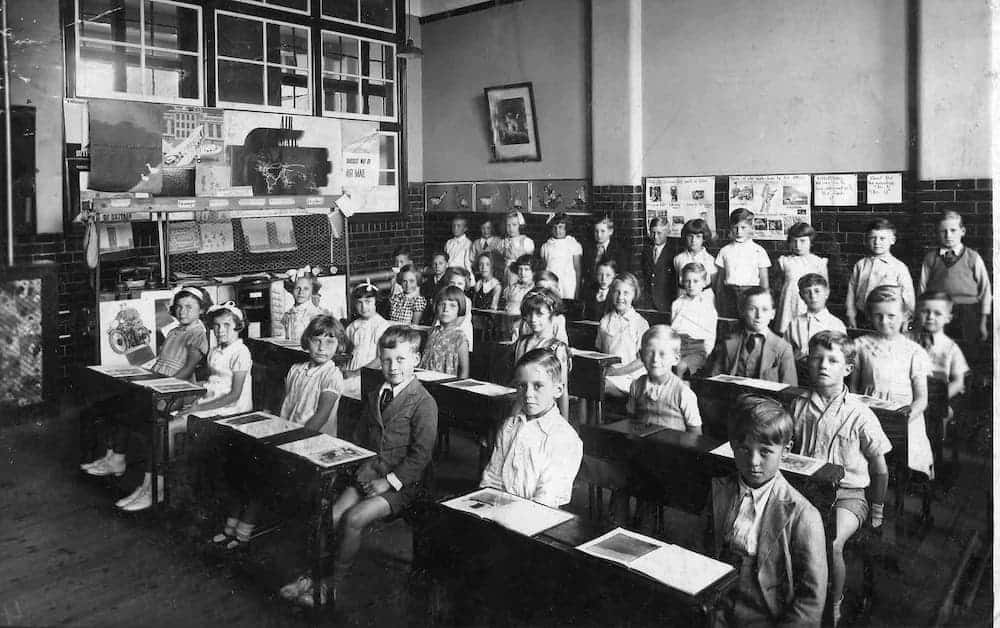 raked classroom1937