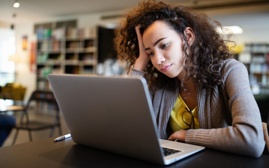 student finding it difficult to concentrate 1